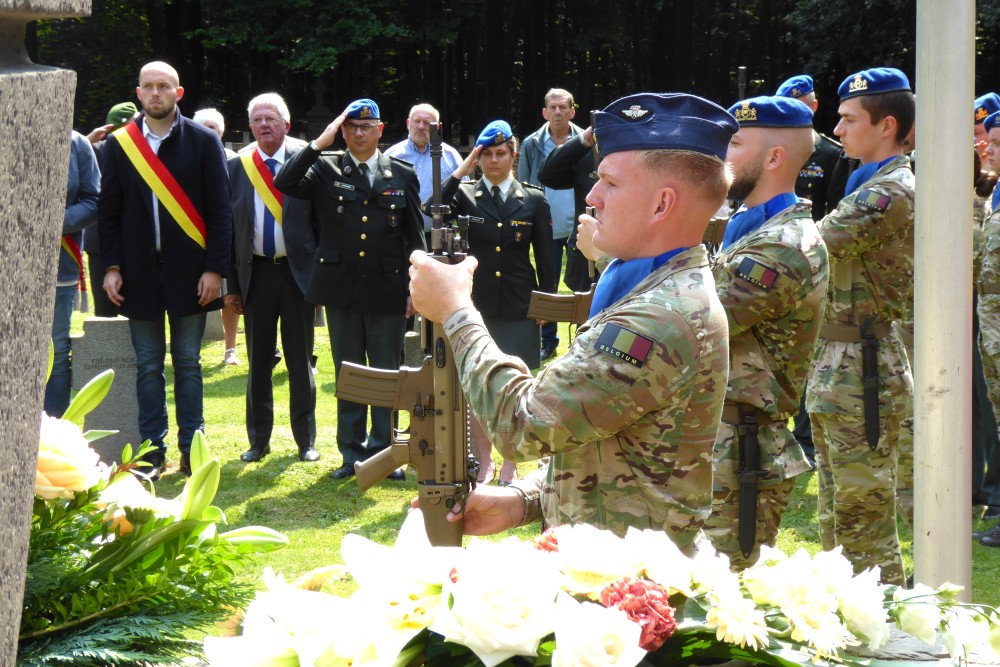 Fotoreportage herdenking op Frans-Duitse Militaire Begraafplaats Bertrix-Heide