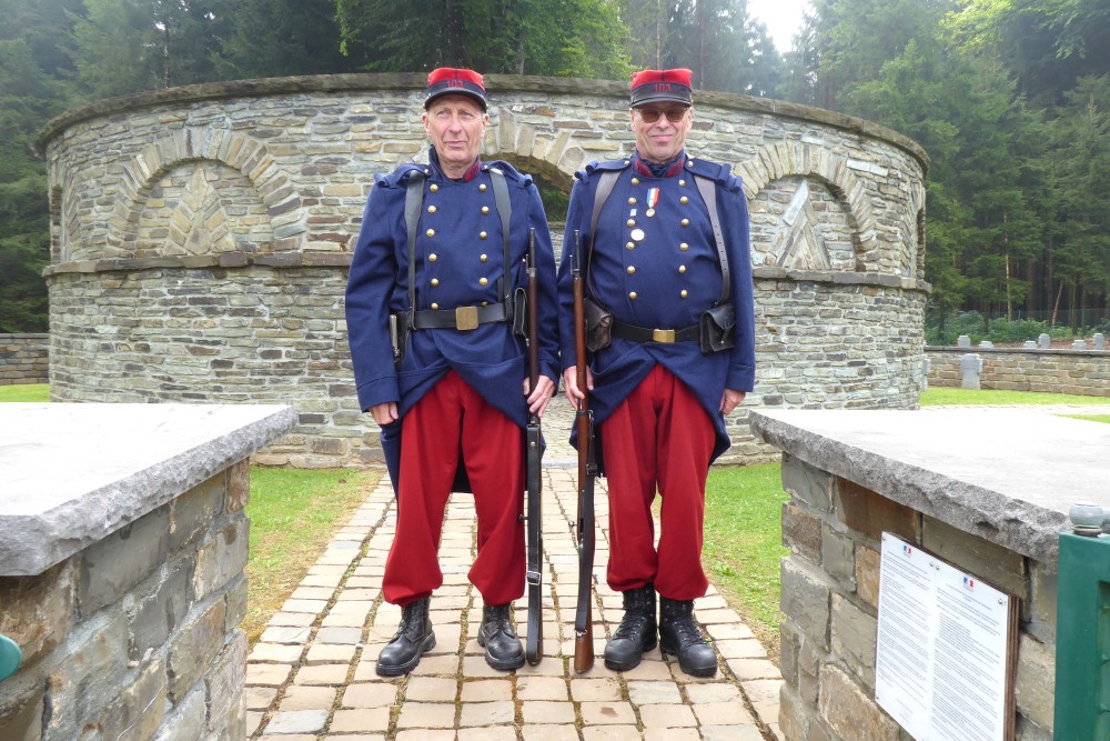 Fotoreportage herdenking op Frans-Duitse Militaire Begraafplaats Anloy-Heide